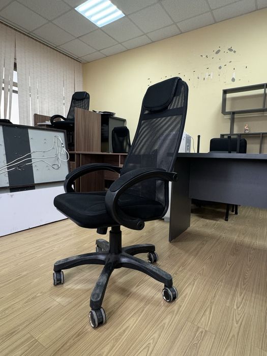 Продаю кресло, стулья и кулер