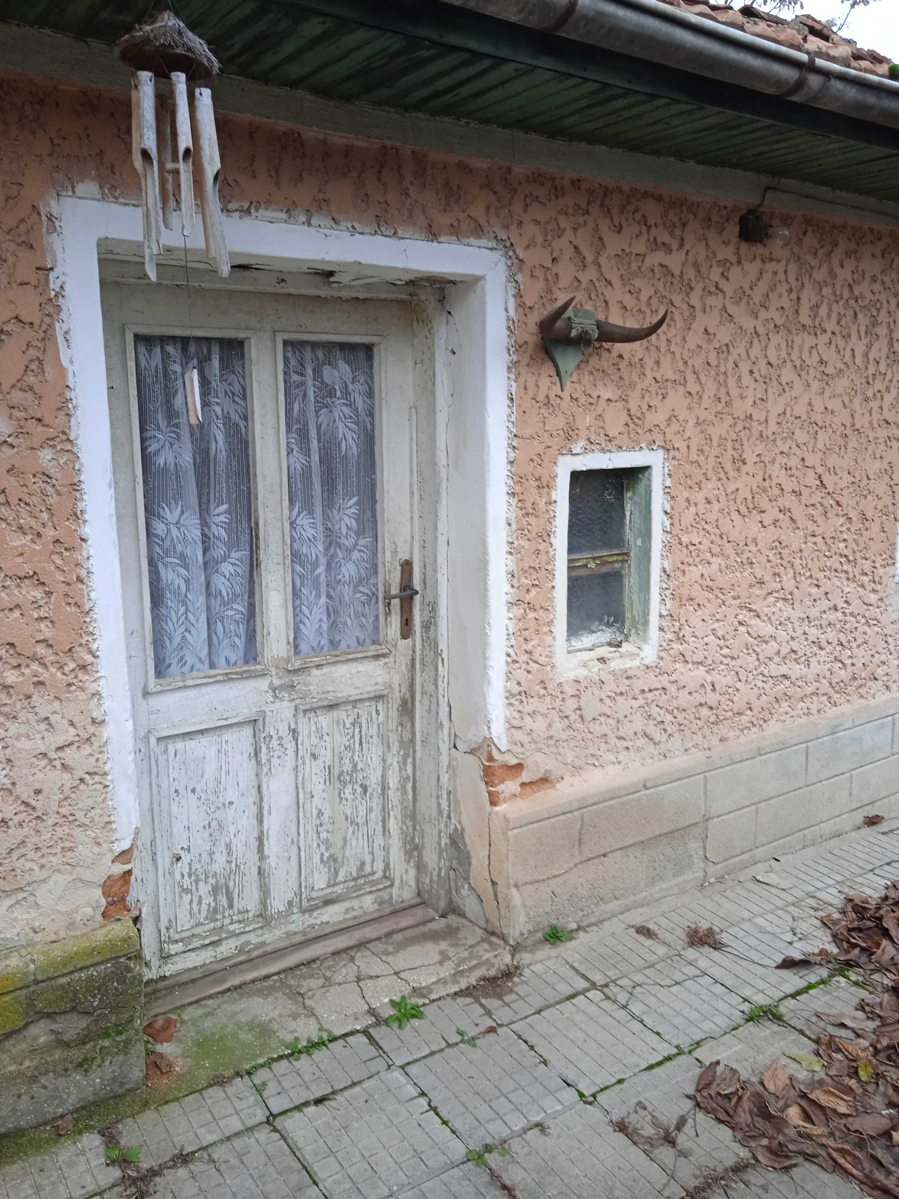 Продавам къща във Владиня