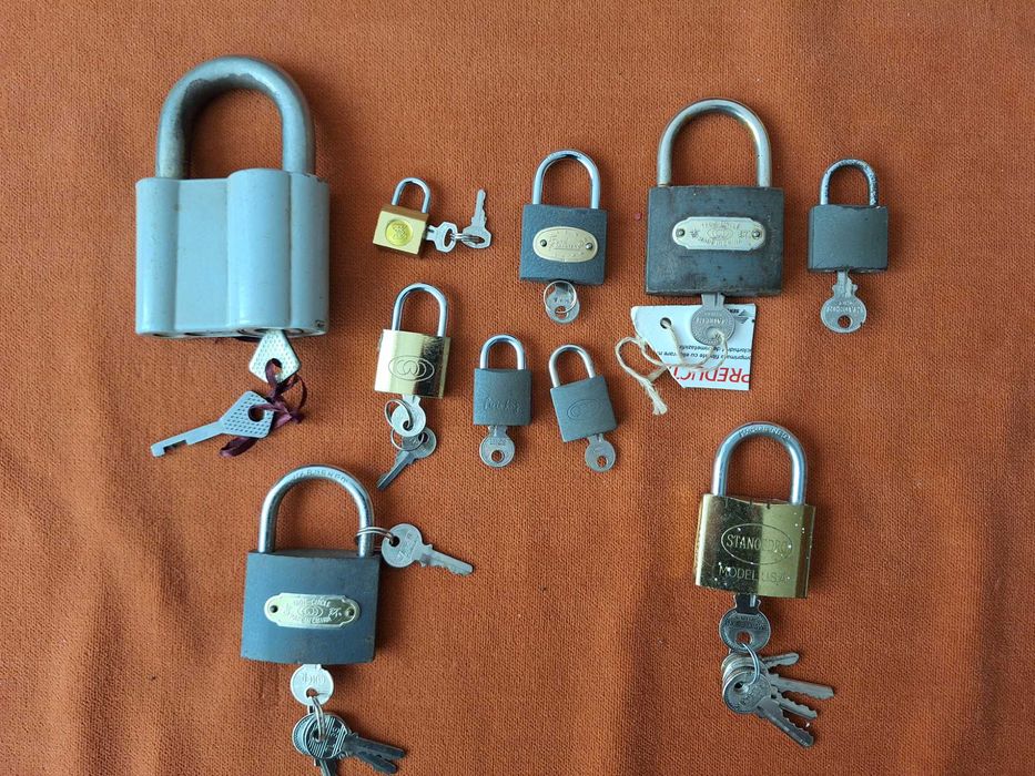 Lacate cu chei, diferite modele, buc = 10