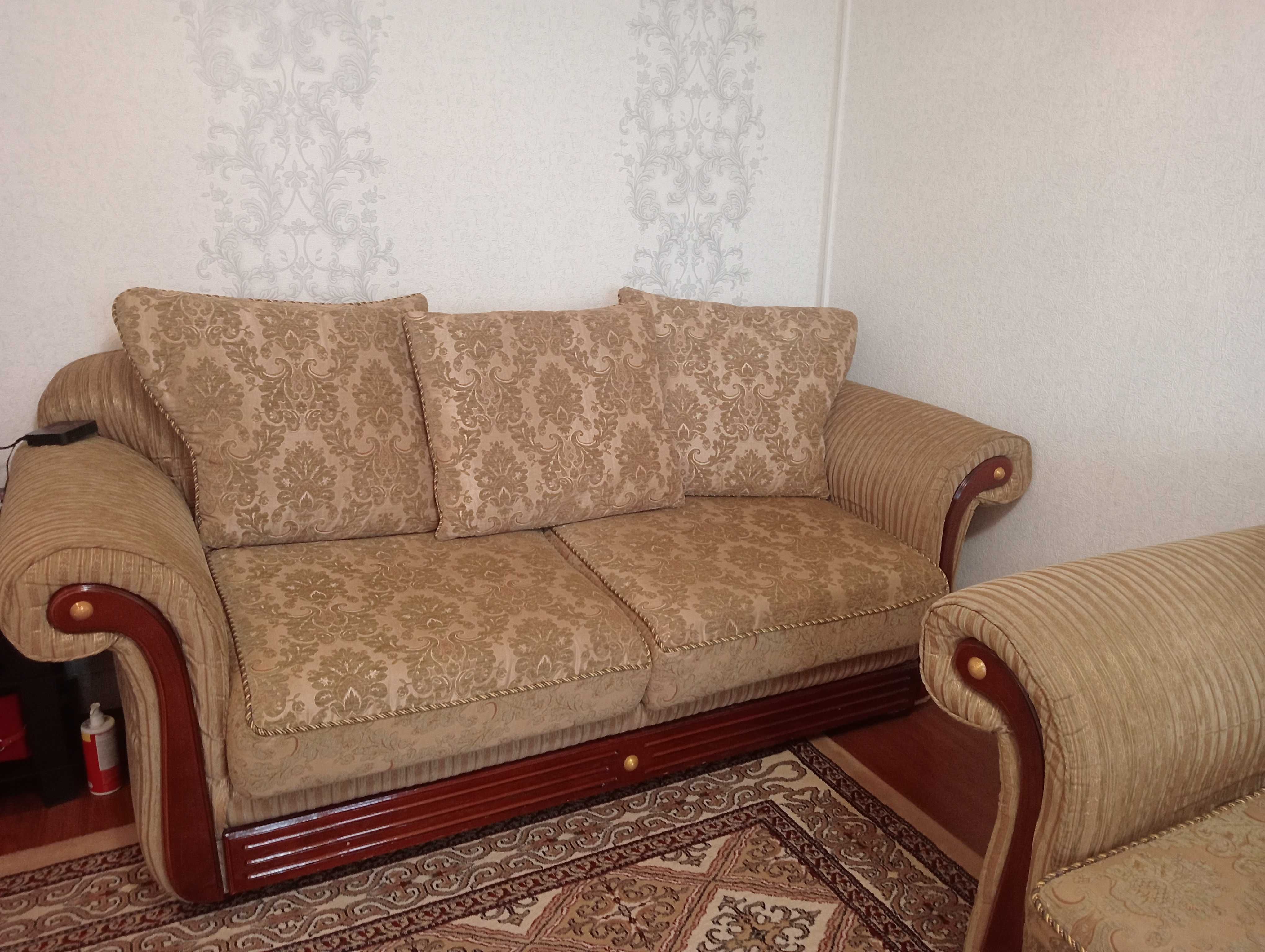 Продам диван 2 кресла+ журн столик