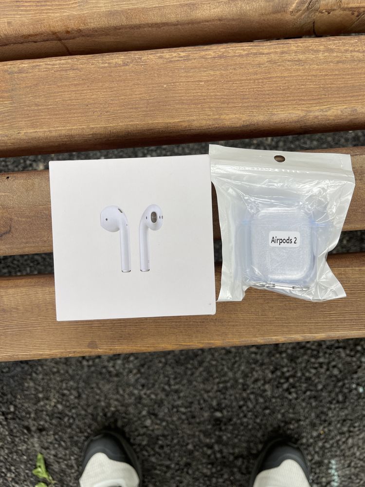 Air Pods 2 абсолютно новые + чехол в подарок