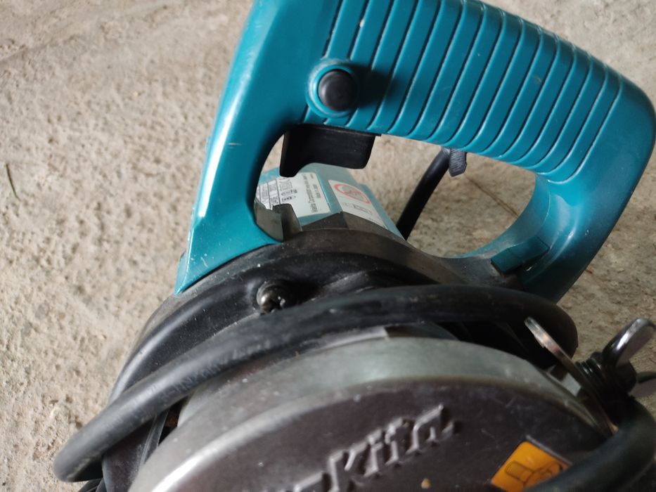 Mașină Makita gresie și faianță