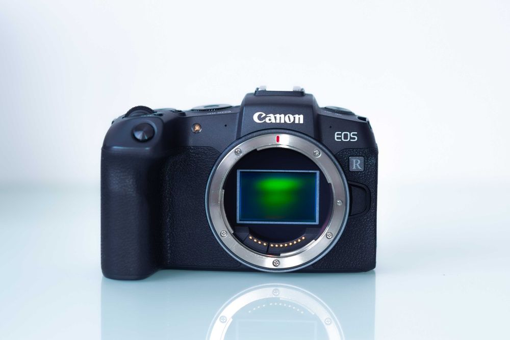 Canon EOS RP | 1700 cadre | touchscreen | stare perfecta
