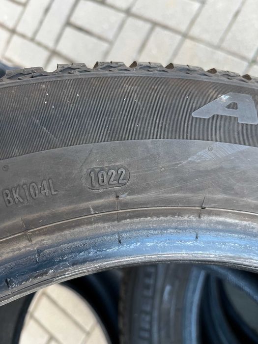 Vand 4 anvelope 205/55 R16 Pirelli iarna All season