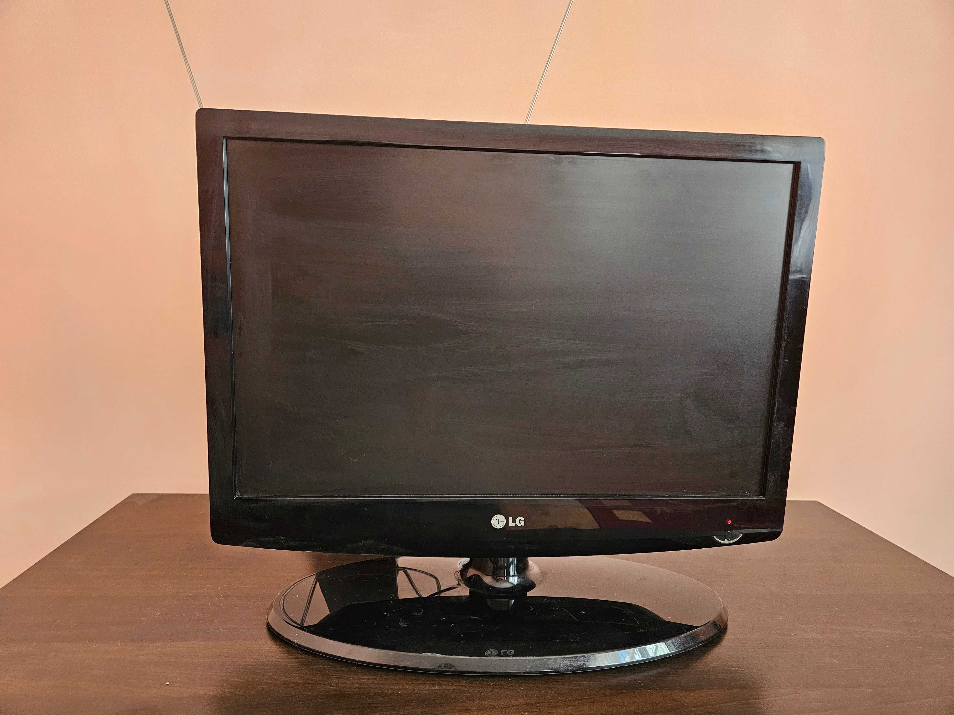 LG LCD телевизор монитор 22 инча модел 22LG3100