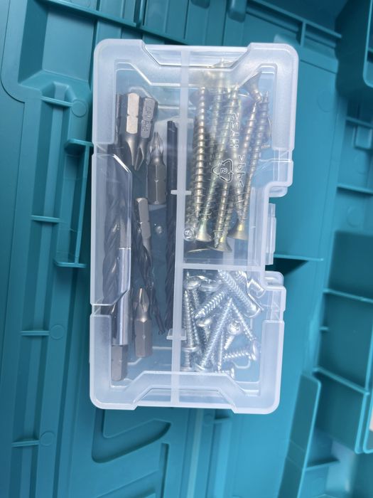 Bormasina pe acumulator Total industrial , 2 acumulatori+ accesorii