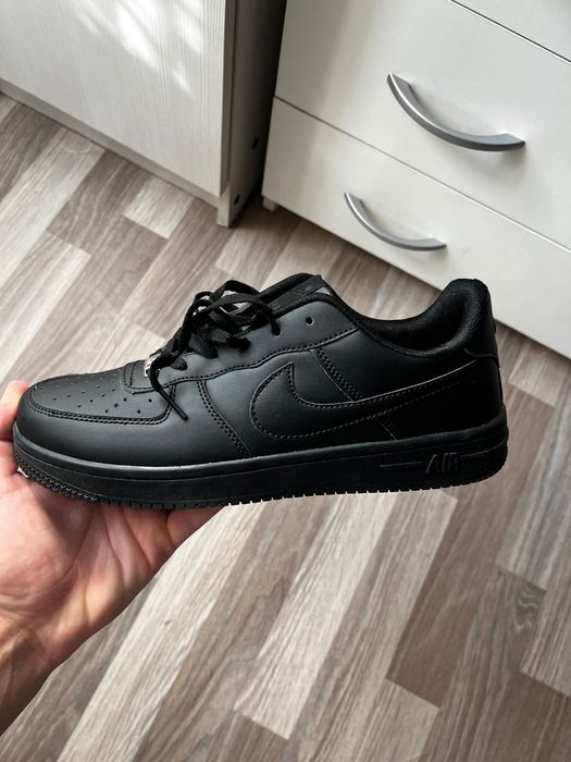 Черные кроссовки найк