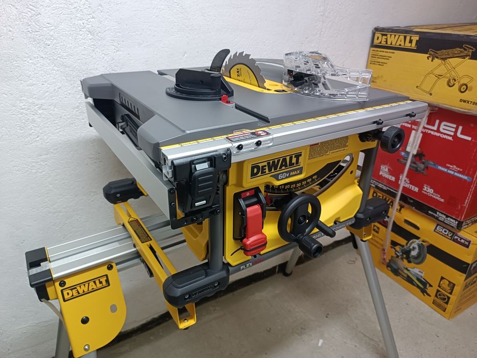 Fierastrau circular de banc DeWalt cu acumulator