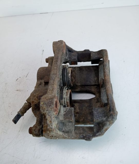 Etrier frana dreapta fata cu suport etrier Renault Trafic a 2-a gener