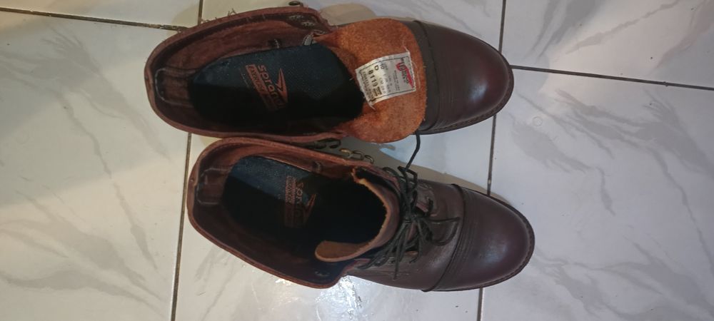 ghete red wing purtate de cateva ori