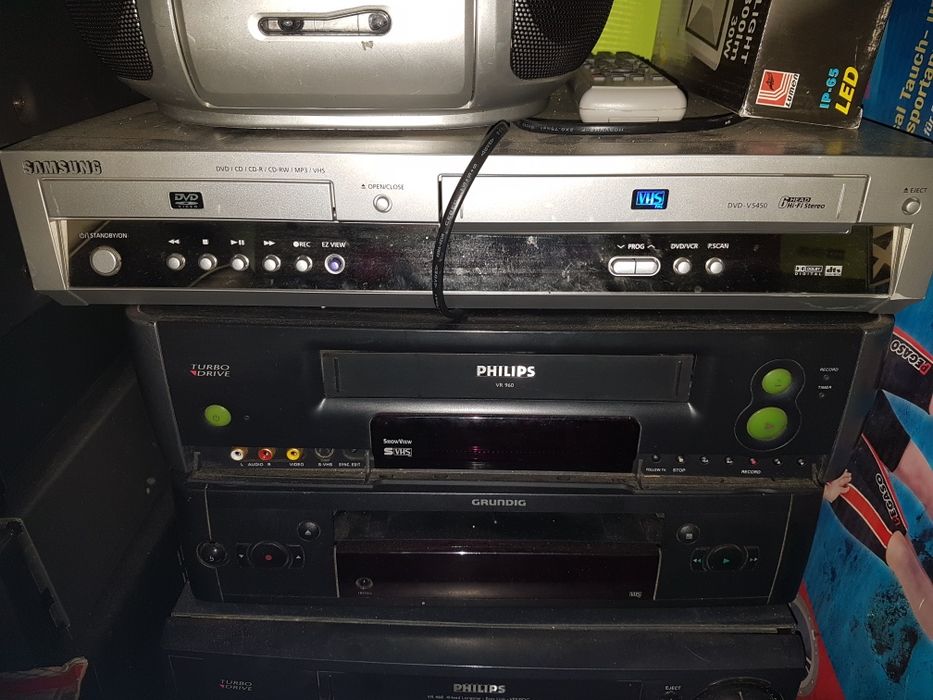 Mixer audio, aparate video si radio cd.