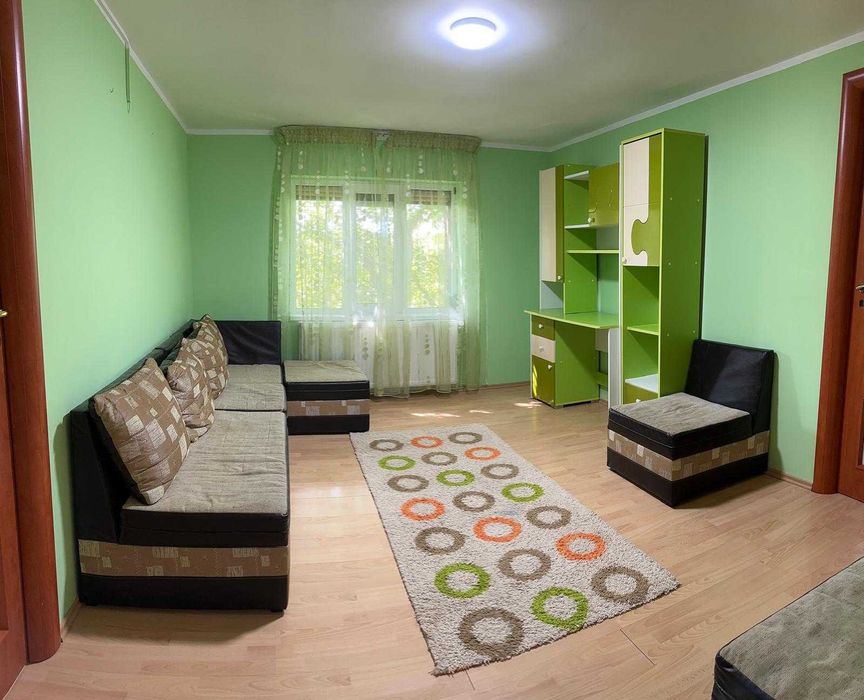 Apartament cu 3 camere decomandat