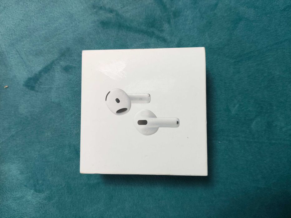 Airpods 4 with active noise cancellatio