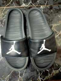 Vând papuci originali Jordan