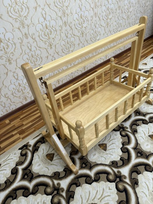 Sifatli bolalar belanchagi qimirlab turadi. Mustahkam va sifatli mebel