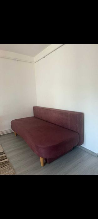 De vânzare canapea extensibila cu  lada