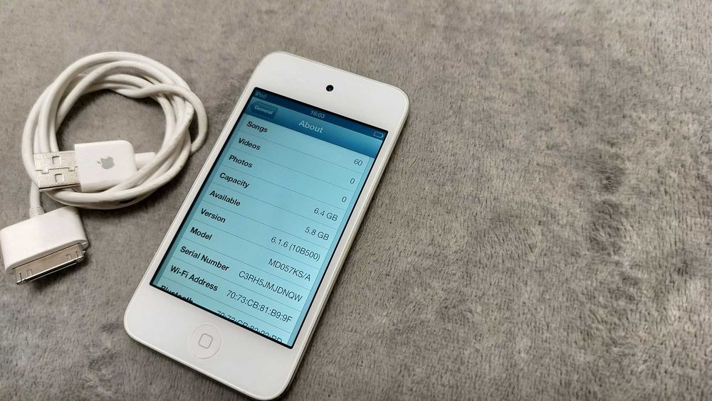 Apple iPod touch 4th generation 8 Gb White