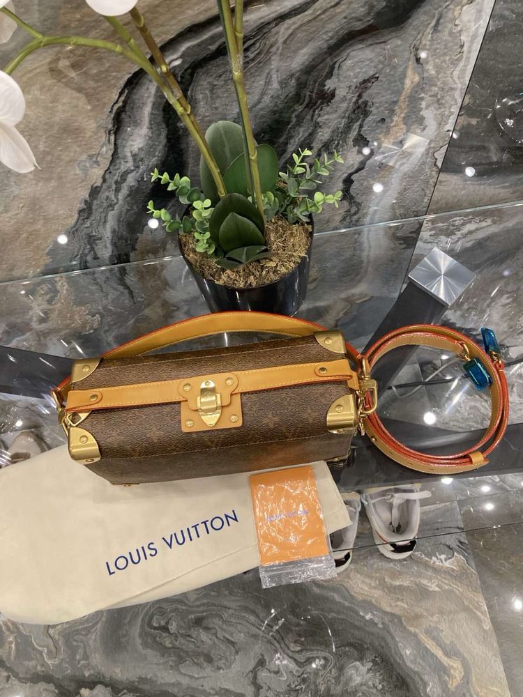 Продавам Нова чанта на Louis Vuitton