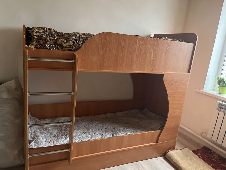 Кровать двухяросный без матраса