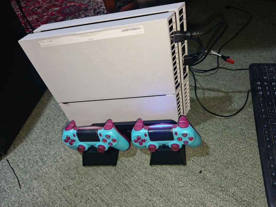 Playstation 4 +500gb fat 11.00