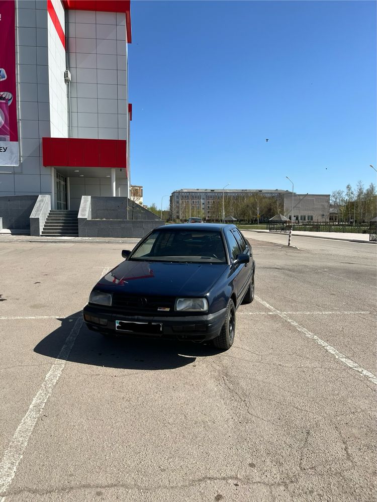 VW Vento 1.8 93год