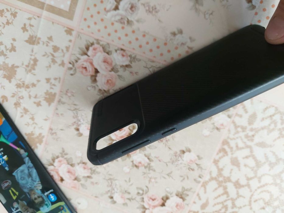 Самсунг А 70 RAM 6/128GB