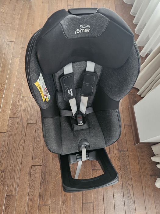 Столче за кола  Britax Romer Dualfix i-Size M