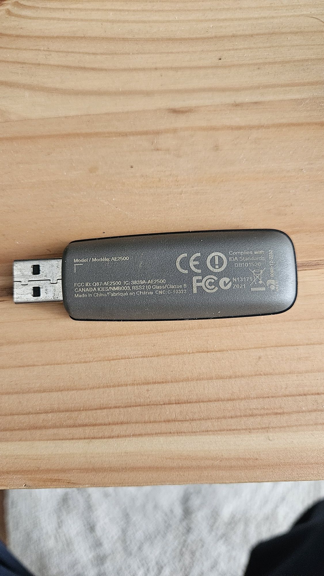 Adaptor Wireless USB CISCO Linksys AE2500
