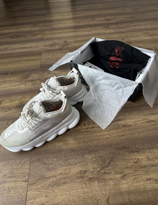 Nu pot trimite mesaje, da mi mesaj pe whatsapp Versace Chain Reaction