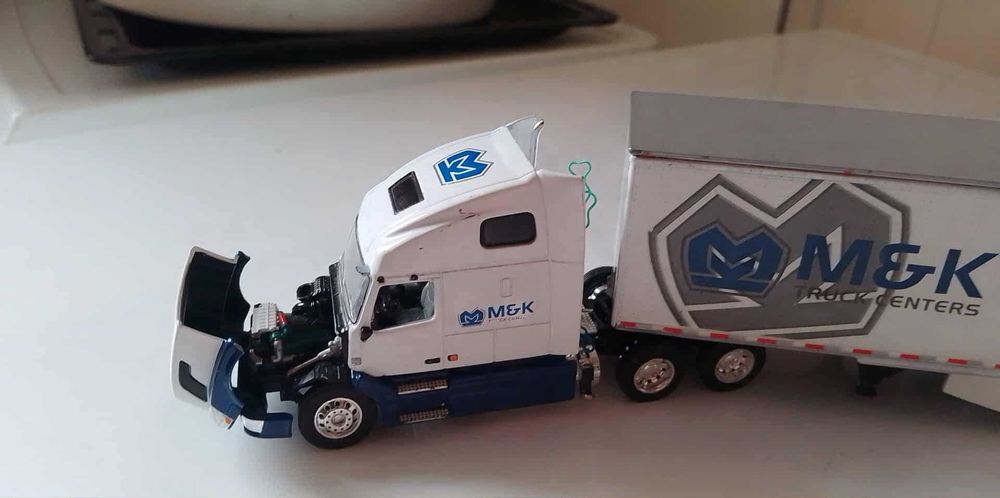 Метален и тежък камион Die-Cast 1/64