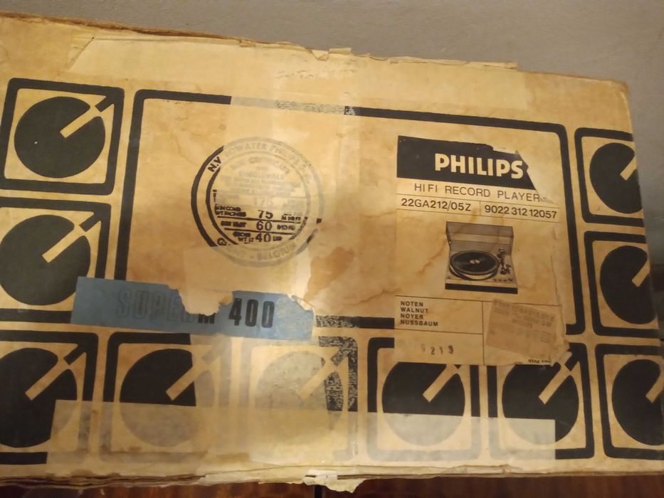 Грамофон PHILIPS GA212