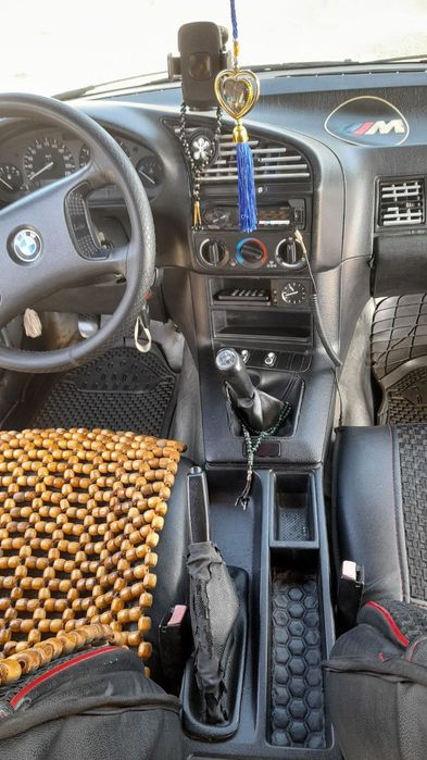 Bmw e36 m318 avtomobili