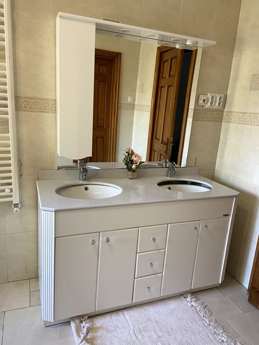 Set complet pentru baie, lavoar dublu, dulap de bază și oglindă 143cm