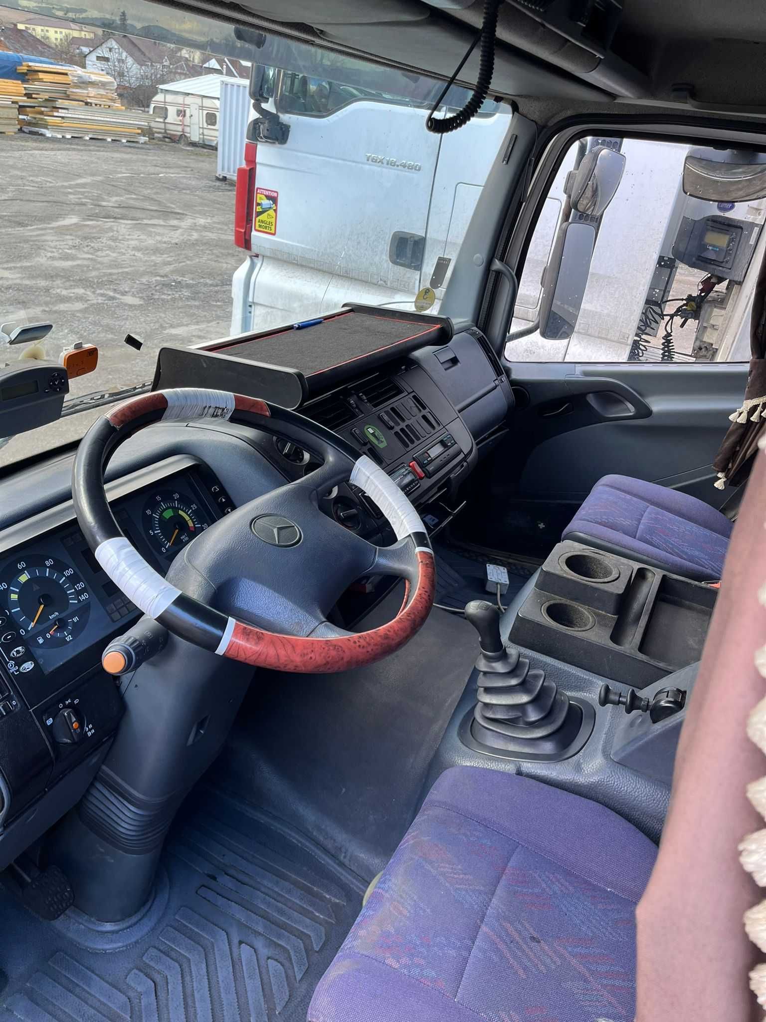 Vand Mercedes Benz Atego 7.5 to, an 2004