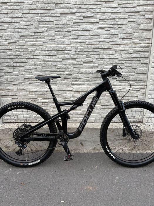 Bicicleta Focus Jam 8.8 Carbon 2024