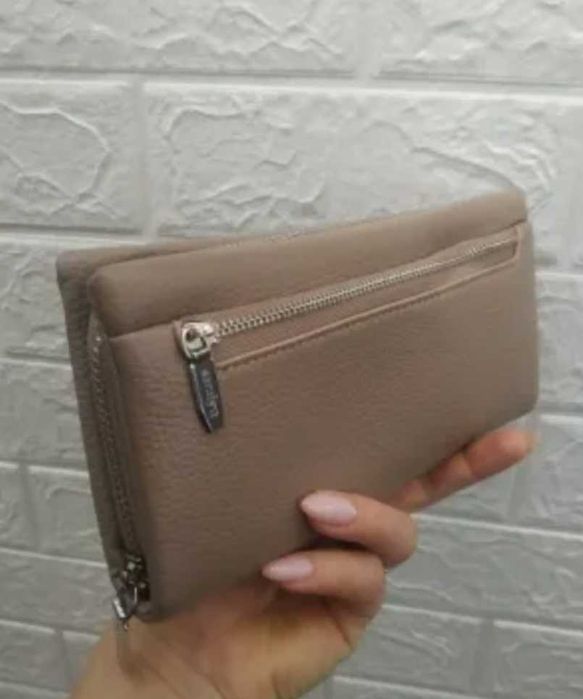 Дамски портмонета