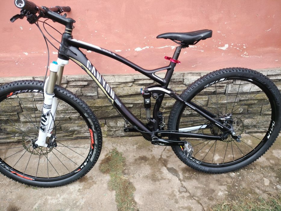 Bicicleta Full suspensie roti 29