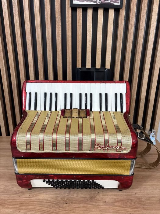 Acordeon Hohner Concerto 2 cu 72 de basi