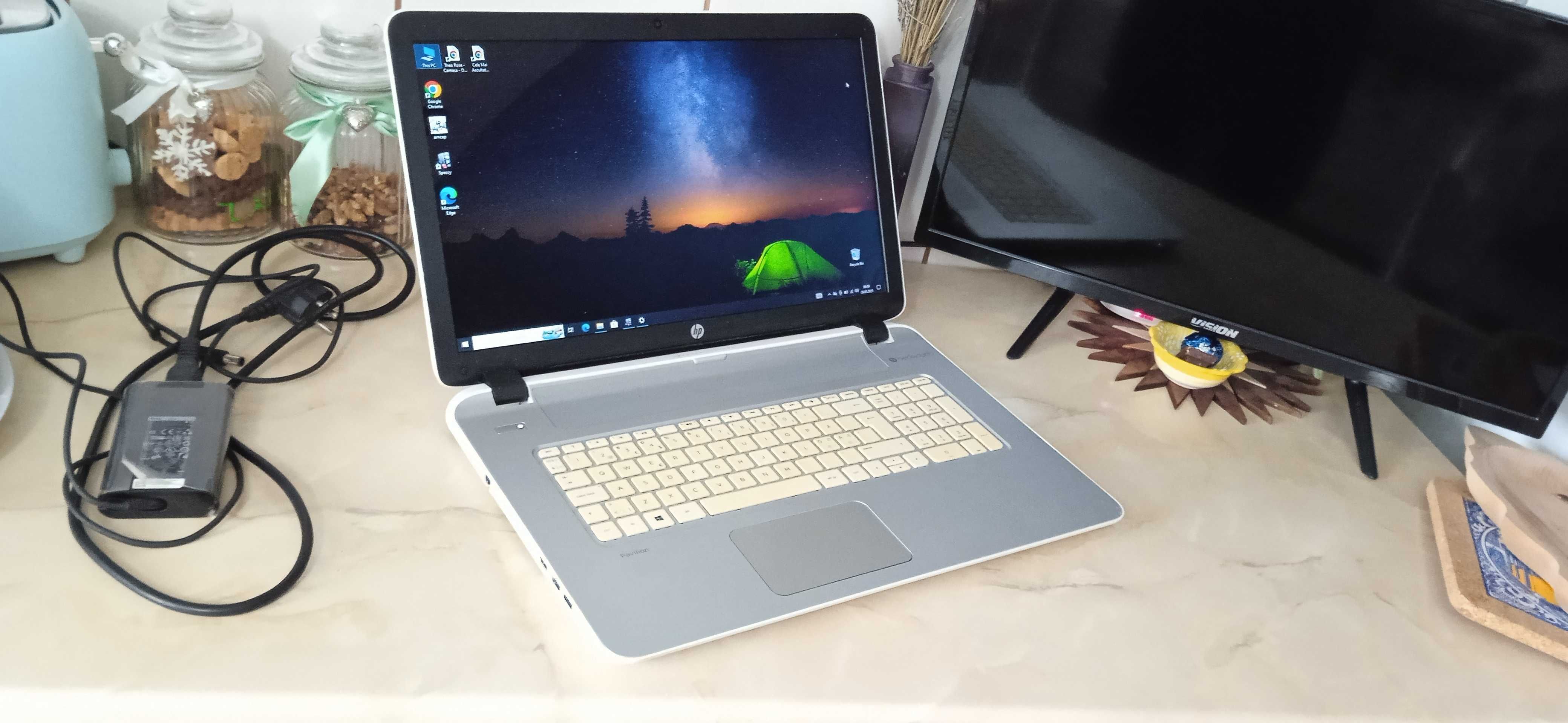 Laptop Slim HP ALB display Mare 17,3 8gb ram Ddr3 Ssd Bateria 2-3ore