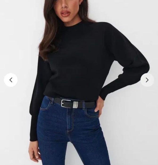 Черен дамски пуловер с висока яка