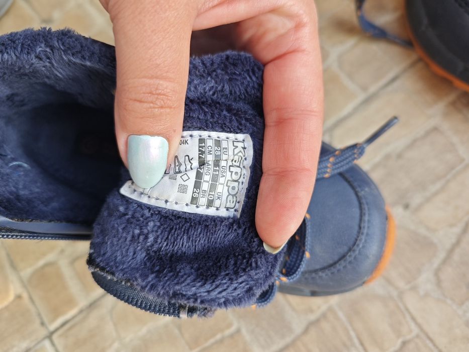 Два чифта детски ботушки за момче