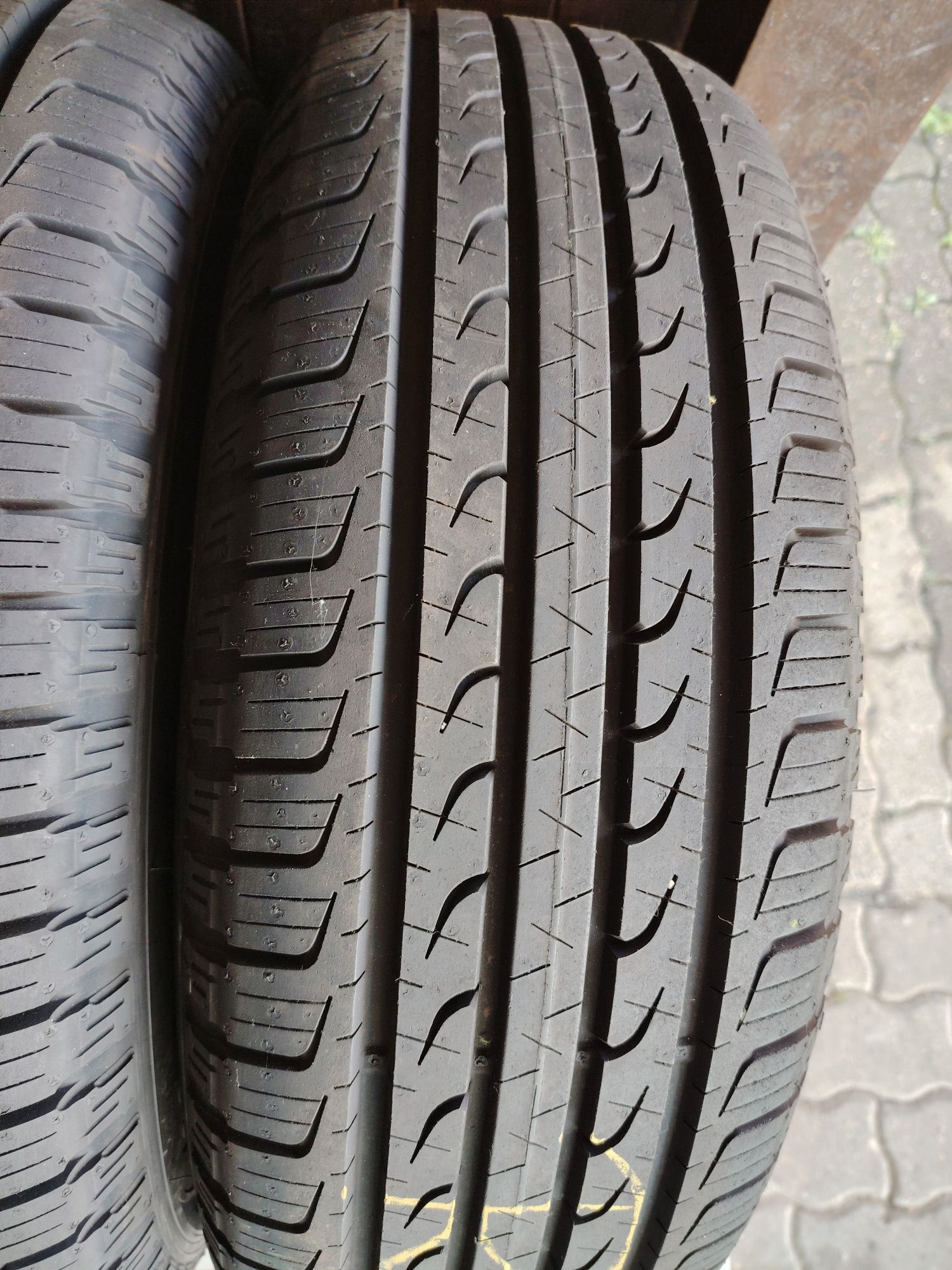 215/70 R16 Goodyear effiecientgrip că și noi Dot 2021