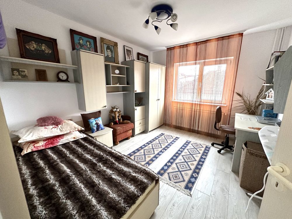 Proprietar / Apartament 4 camere / Zona Lipovei