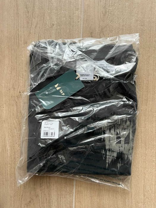 Мъжки потник - черeн с избелен ефект от органичен памук