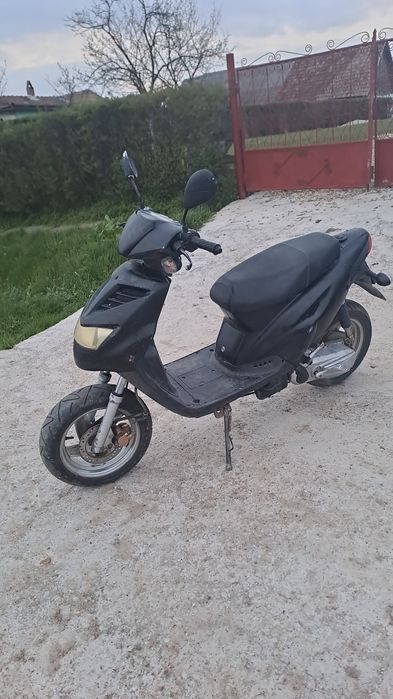Vând scuter Generic Craker