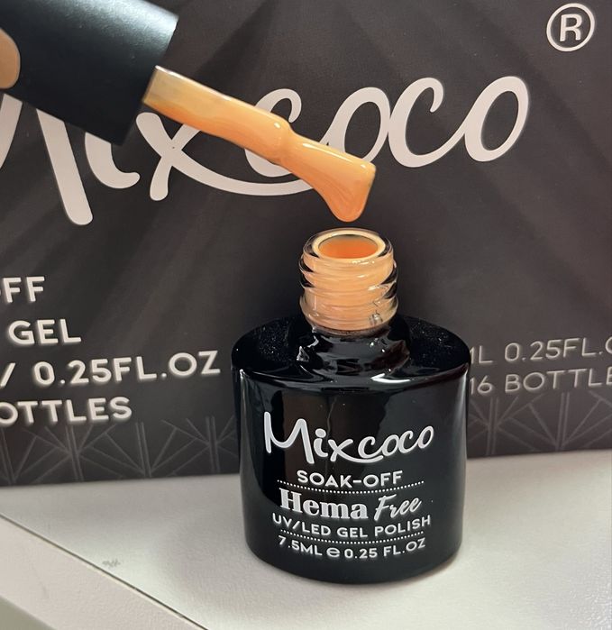 Продавам колекция от гел лакове MİXCOCO Всички са в отлично състояние.