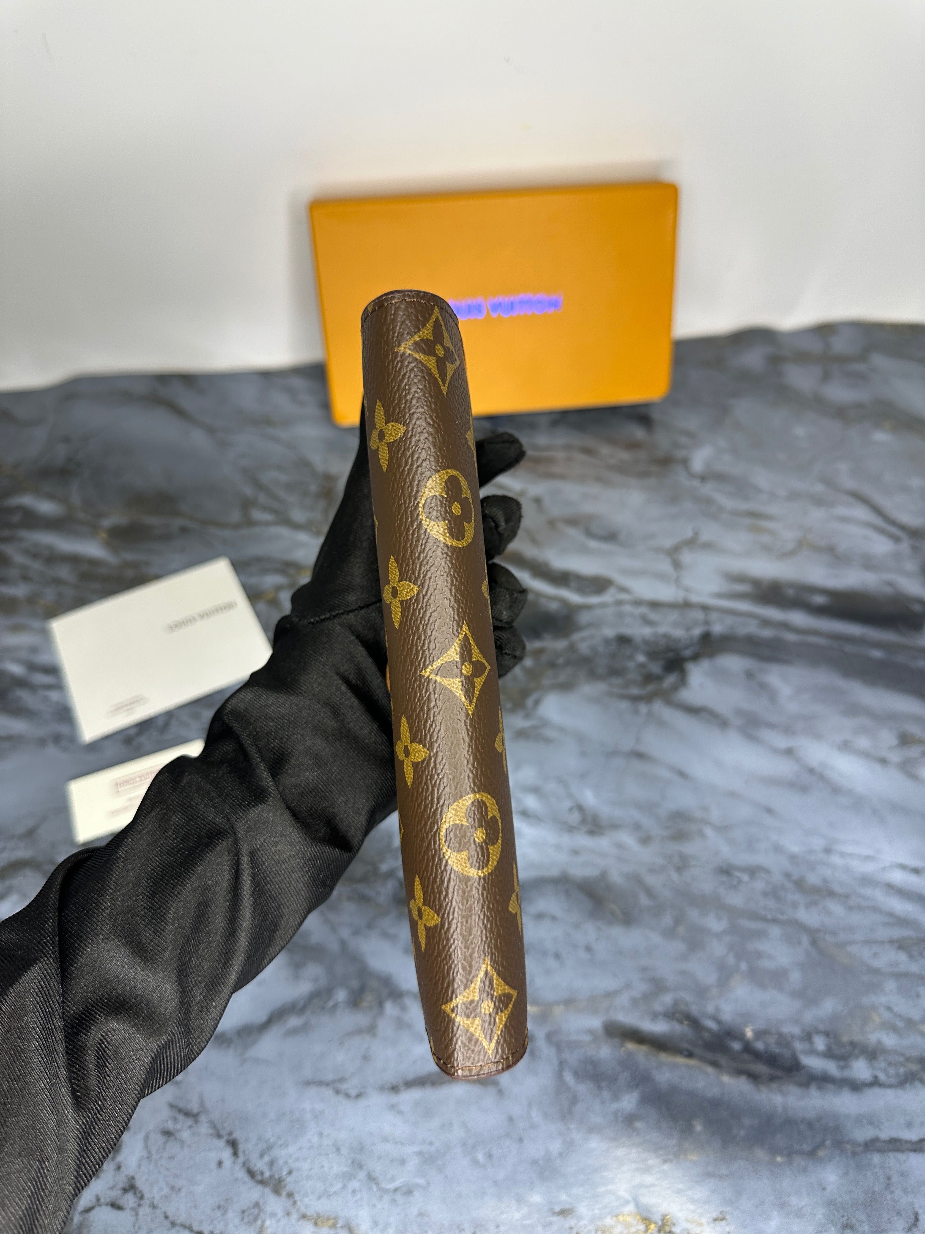 Portofel Louis Vuitton EMILIE wallet piele canvas 100% cutie inclusă