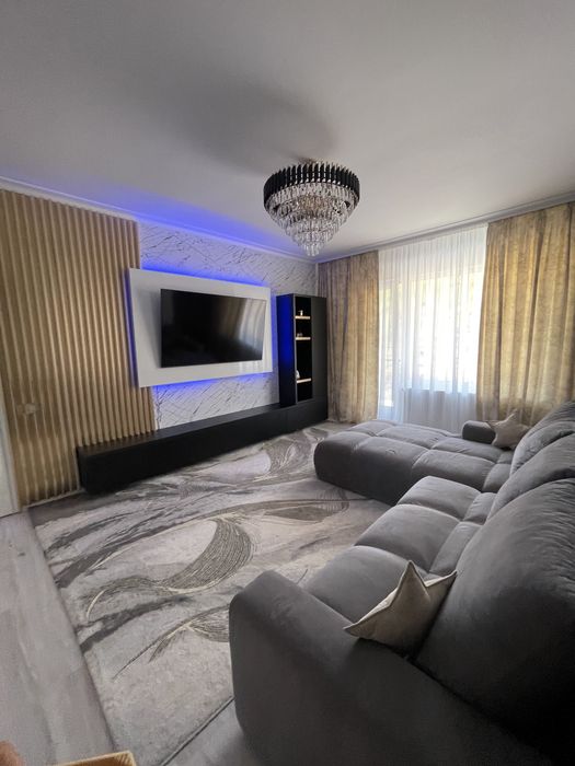 Apartament 3 camere cu terasa si loc de parcare