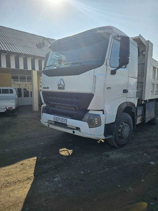 Автосамосвал HOWO A7