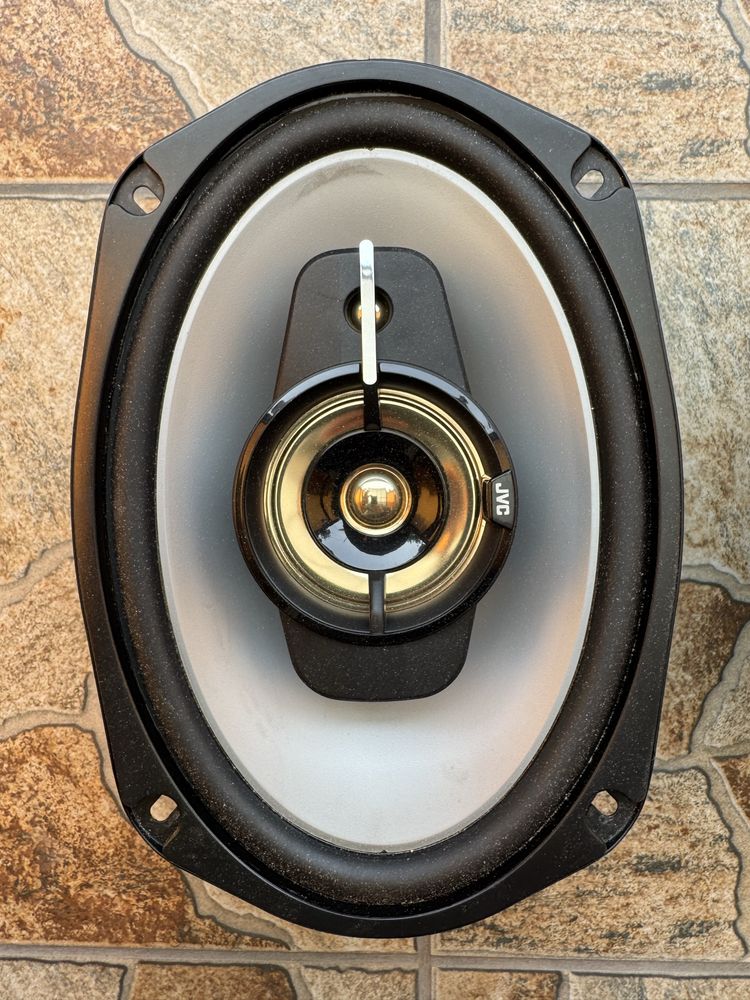 Динамики для авто JVC
